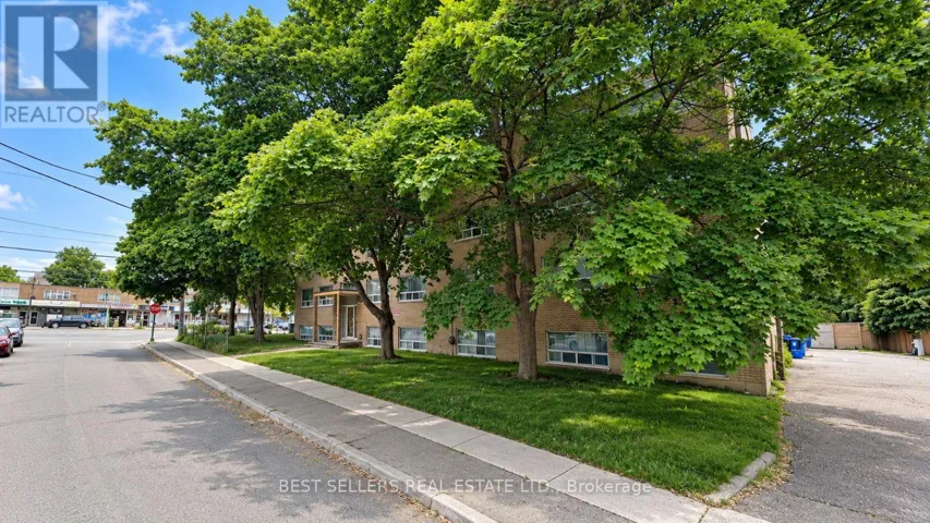 105 TWENTY-FIFTH STREET, Toronto (Long Branch), Ontario M8V3P9
