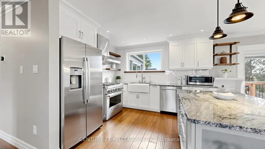 938 GREENWOOD CRESCENT, Whitby (Downtown Whitby), Ontario L1N1C8