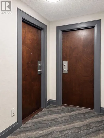 PL 2214 - 17 BARBERRY PLACE E, Toronto (Bayview Village), Ontario M2K3E2