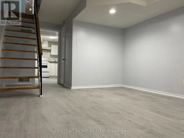 LOWER - 12 QUARRY COURT, Toronto (Greenwood-Coxwell), Ontario M4J5A7