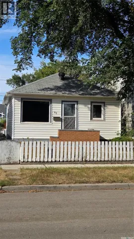 42 Elsom STREET, Moose Jaw, Saskatchewan S6H4V1