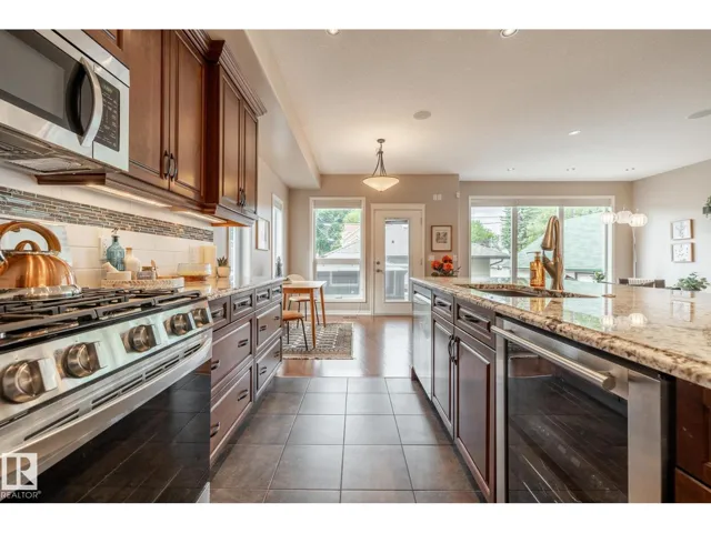 11122 52 ST NW, Edmonton, Alberta T5W3H7