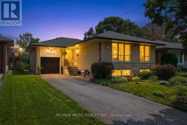 19 DECARIE CIRCLE, Toronto (Eringate-Centennial-West Deane), Ontario M9B3H6
