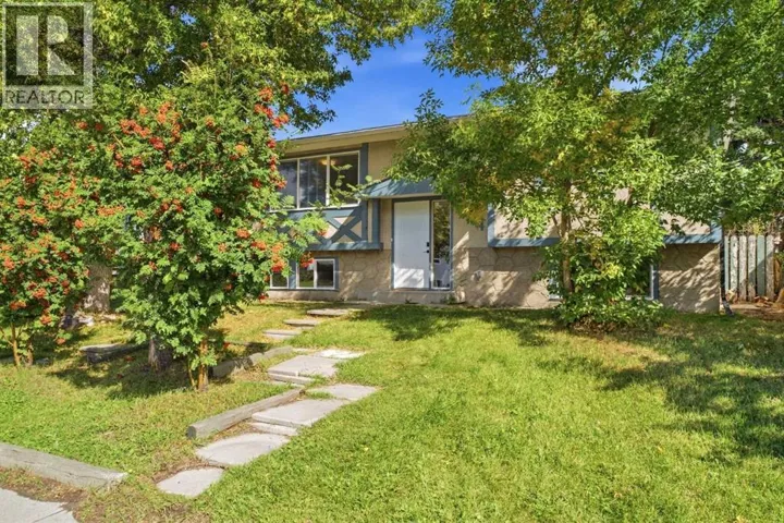 724 55 Street SE, Calgary, Alberta T2A3R8