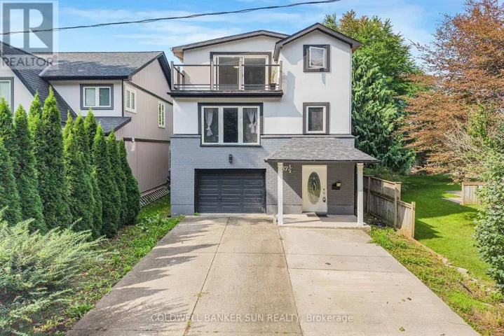 37 1/2 CUMBERLAND STREET, St. Catharines (Port Weller), Ontario L2M1E4