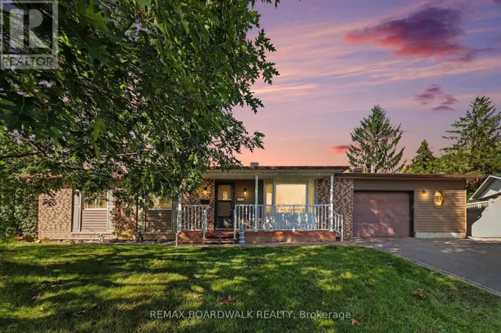 389 HATFIELD CRESCENT, Ottawa, Ontario K1E1M6
