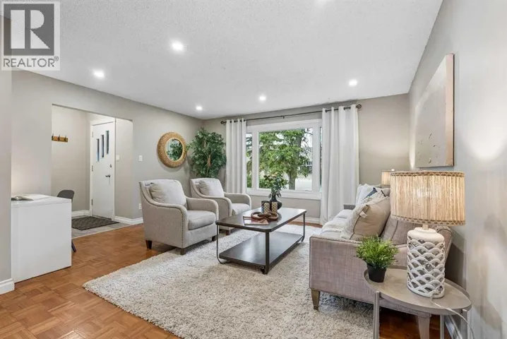 35 Dovercliffe Way SE, Calgary, Alberta T2B1W6