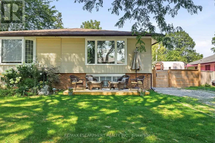 3 GLENGROVE AVENUE, Grimsby (Grimsby Beach), Ontario L3M4L6