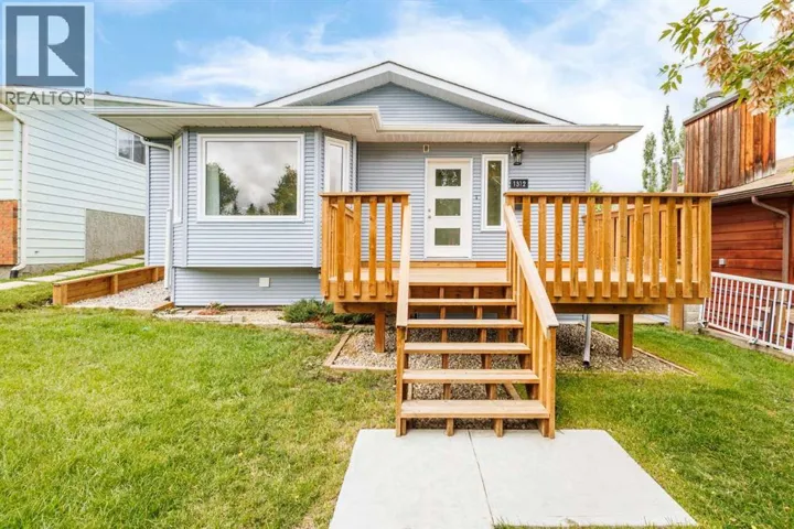 1312 48 Avenue NW, Calgary, Alberta T2K5Y3