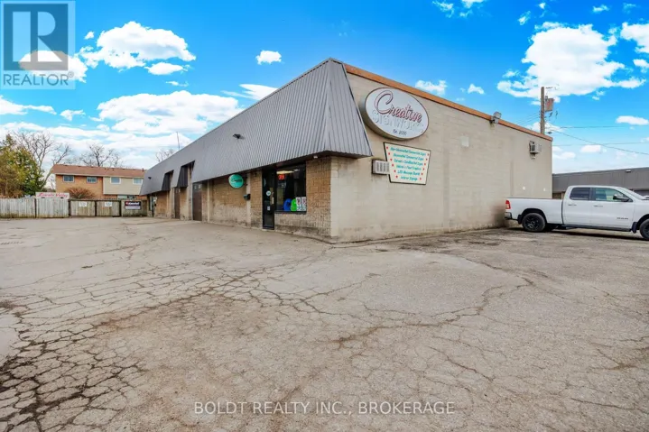 3 - 52 SCOTT STREET W, St. Catharines (Haig), Ontario L2R1C9