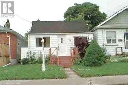 56 BEECHWOOD AVENUE, Toronto (Rockcliffe-Smythe), Ontario M6N4T3