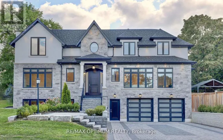 26 PIONEER DRIVE, Mississauga (Streetsville), Ontario L5M1G9