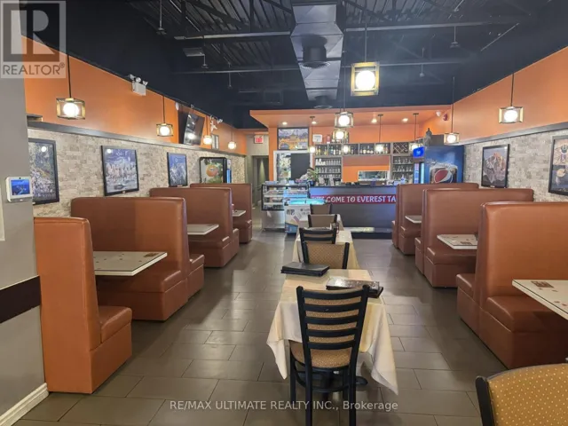 C-4 - 400 SCOTT STREET, St. Catharines (Carlton/Bunting), Ontario L2M3W4