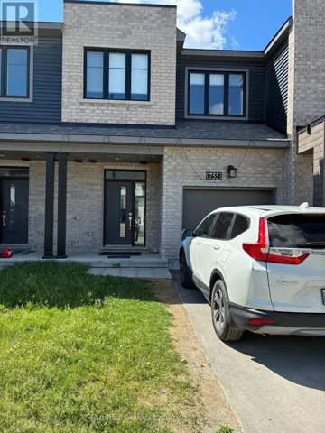 755 FAIRLINE ROW, Ottawa, Ontario K2V0M4