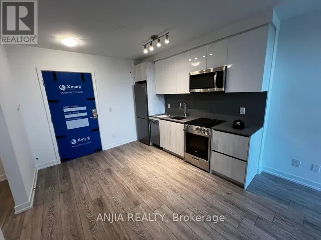 412 - 3100 KEELE STREET, Toronto (Downsview-Roding-CFB), Ontario M3M2H4
