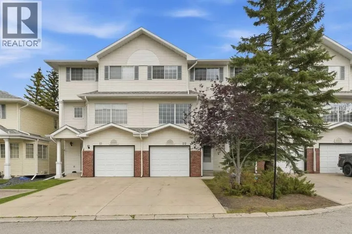 22 Lincoln Green SW, Calgary, Alberta T3R7G6