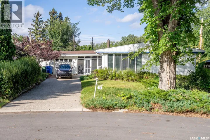 11 Briarwood PLACE, Regina, Saskatchewan S4S5M8