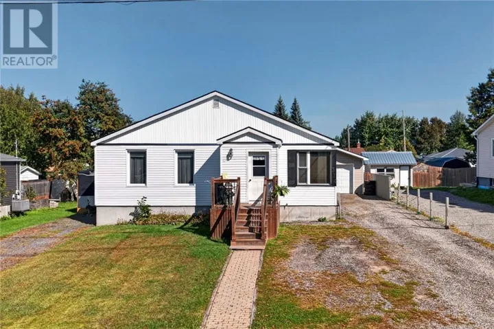 314 Tenth Avenue, Lively, Ontario P3Y1N7
