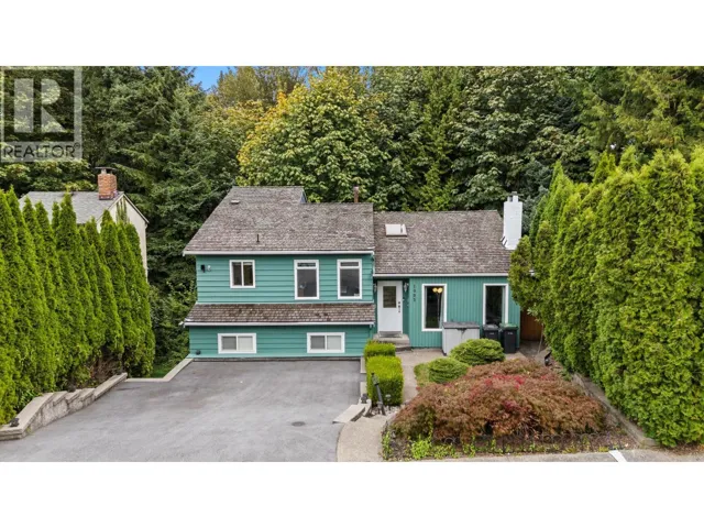 1003 WINDWARD DRIVE, Coquitlam, British Columbia V3C4M5