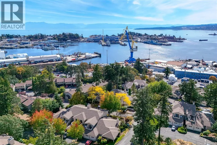 28 909 Admirals Rd, Esquimalt, British Columbia V9A2P1