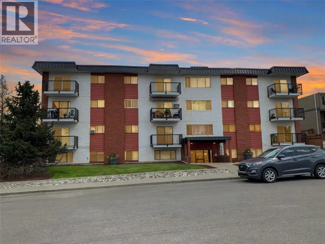 112 17TH S Avenue Unit# 404, Cranbrook, British Columbia V1C3A5