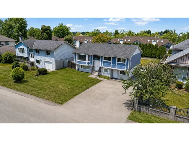 7339 122A STREET, Surrey, British Columbia V3W3T2