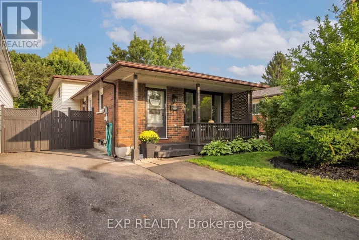 447 DRUMMERHILL CRESCENT, Waterloo, Ontario N2T1G3