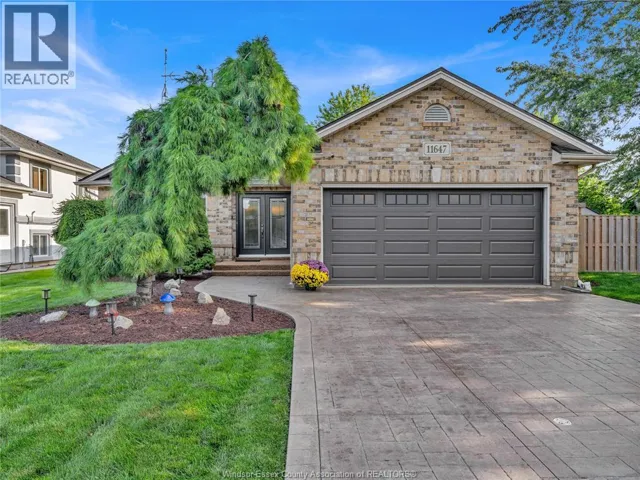 11647 DILLON, Windsor, Ontario N8P1L3