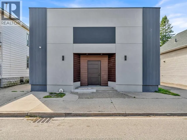 1623 DROUILLARD, Windsor, Ontario N8Y2S4