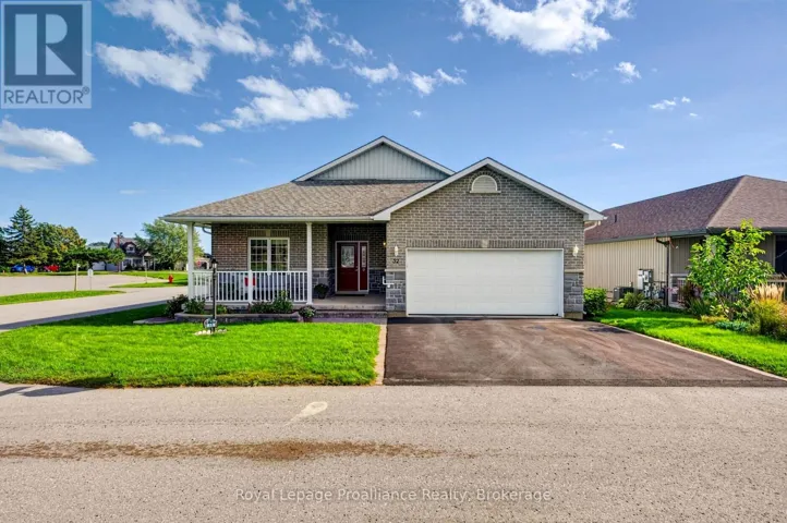 32 MERRILL DRIVE, Prince Edward County (Wellington Ward), Ontario K0K3L0