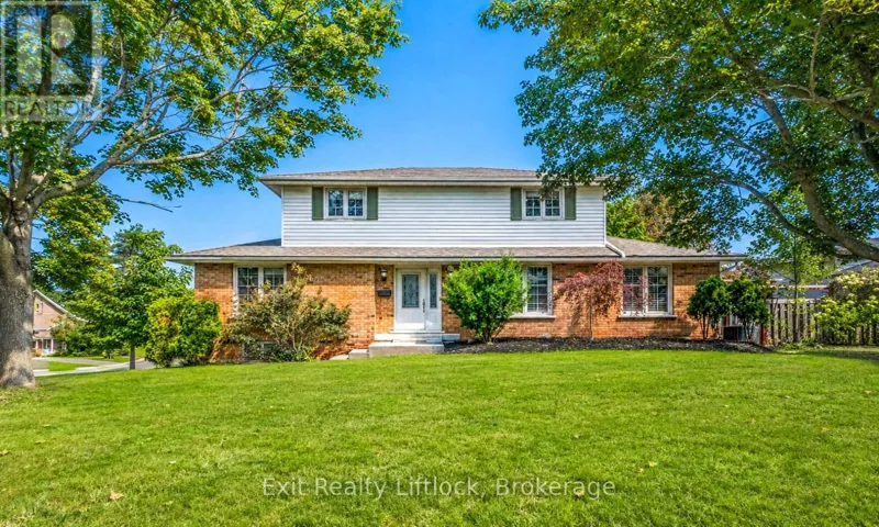 958 SMITHSIDE COURT, Peterborough (Monaghan Ward 2), Ontario K9J8E2