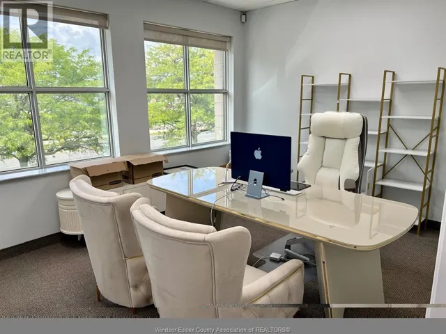3290 JEFFERSON BOULEVARD Unit# 204, Windsor, Ontario N8T2W8