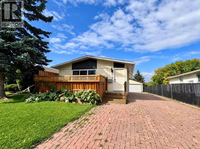 9418 80 Avenue, Grande Prairie, Alberta T8V5J4