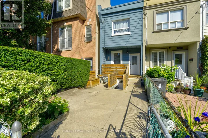 44 FISHER STREET, Toronto (Little Portugal), Ontario M6K1V8