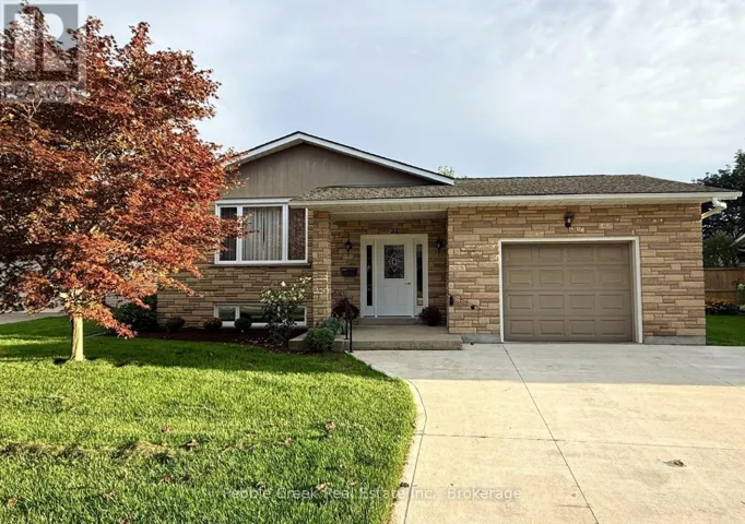 21 SUNCOAST DRIVE W, Goderich (Goderich (Town)), Ontario N7A4H1
