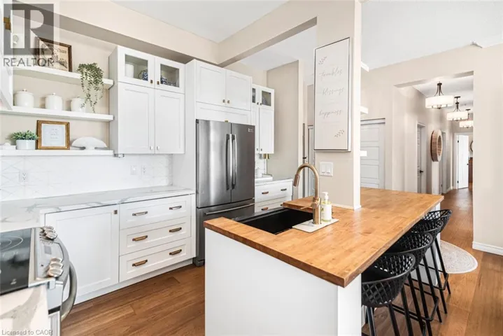 262 DUNDAS Street E Unit# 311, Hamilton, Ontario L8B1A9