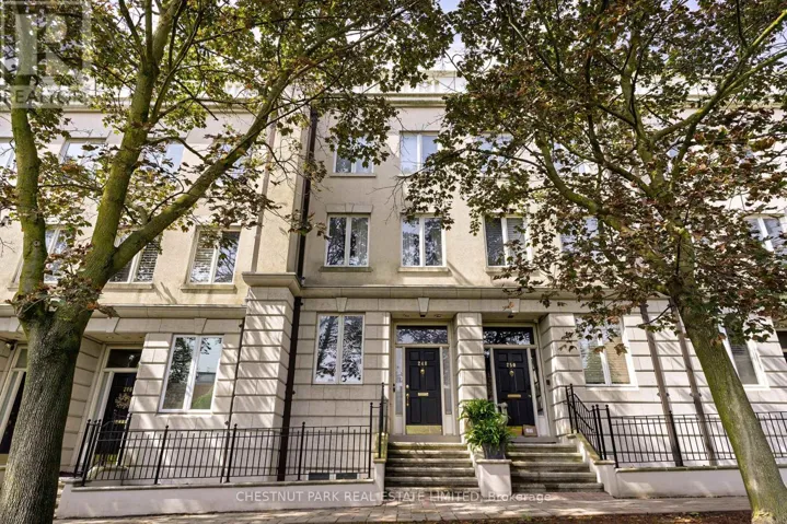 248 SPADINA ROAD, Toronto (Casa Loma), Ontario M5R2V1