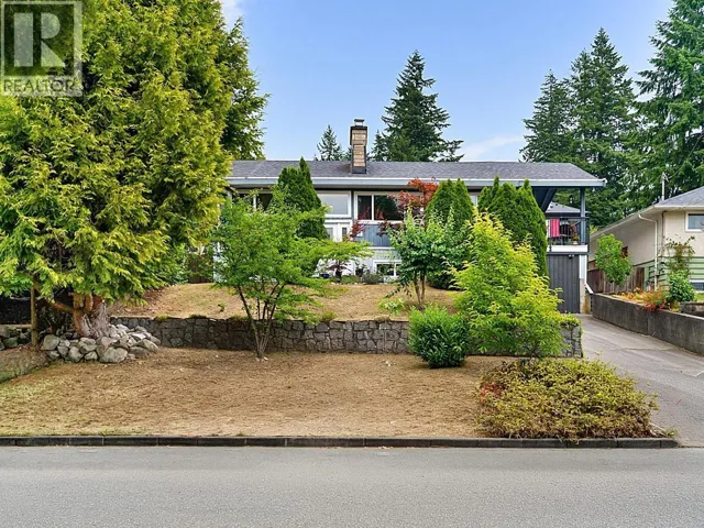 937 KINSAC STREET, Coquitlam, British Columbia V3J4T8