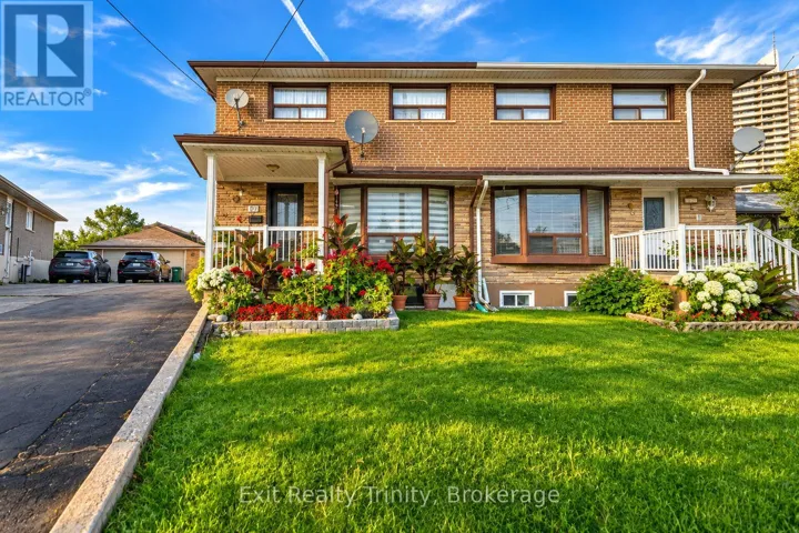 57 LINDYLOU ROAD, Toronto (Humbermede), Ontario M9M2B1