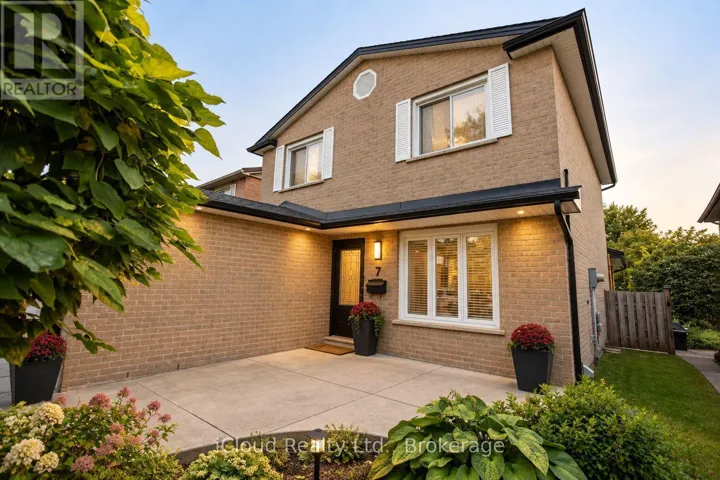 7 DRAKES DRIVE, Hamilton (Lakeshore), Ontario L8E4G4
