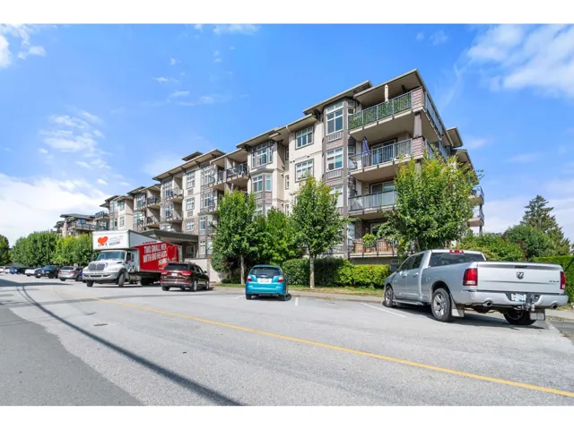 401 45893 CHESTERFIELD AVENUE, Chilliwack Downtown, Chilliwack, British Columbia V2P1M5