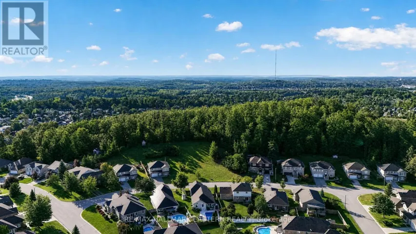 406 COUNTRY LANE, Selwyn, Ontario K9L2A8
