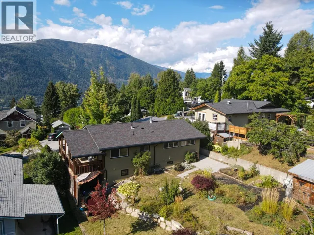 518 Delbruck Street, Nelson, British Columbia V1L5L6
