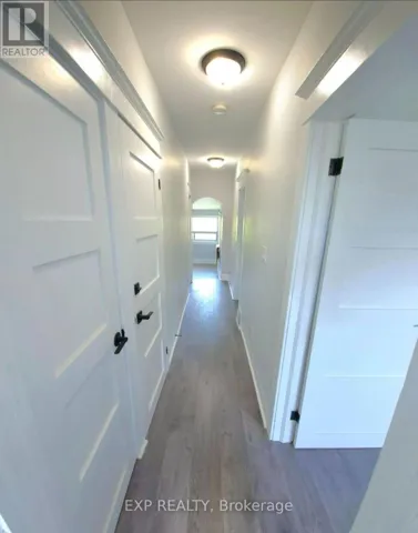 UPPER - 137 GLENMORE ROAD, Toronto (Woodbine Corridor), Ontario M4L3M2