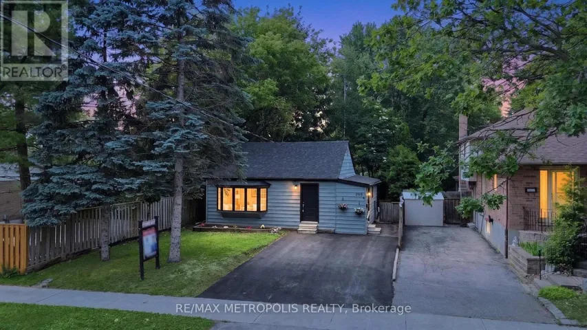 208 PALMERSTON AVENUE, Whitby (Williamsburg), Ontario L1N3E7