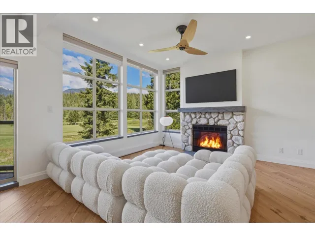 5 4644 BLACKCOMB WAY, Whistler, British Columbia V8E0H2