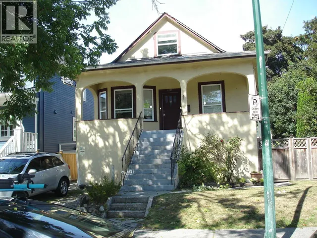 1745 GRAVELEY STREET, Vancouver, British Columbia V5L3A9