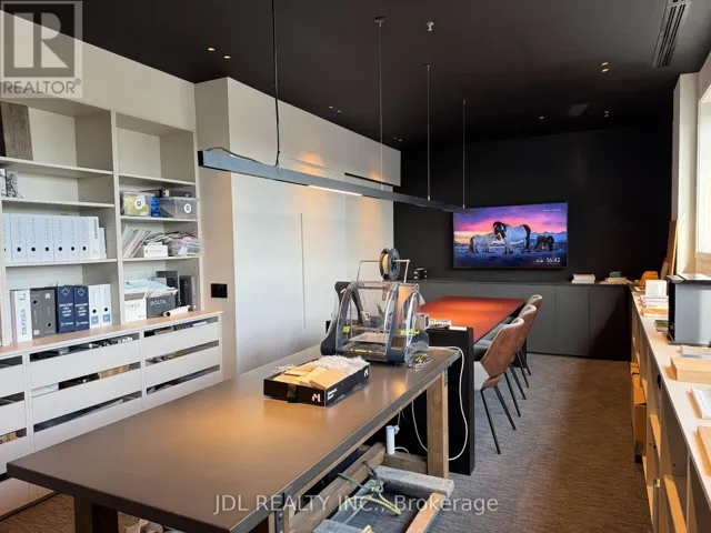 185 BRIDGELAND AVENUE, Toronto (Yorkdale-Glen Park), Ontario M6A1Y7