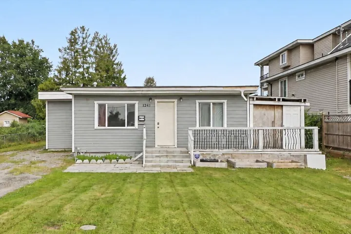 12441 113 AVENUE, Surrey, British Columbia V3V3L8
