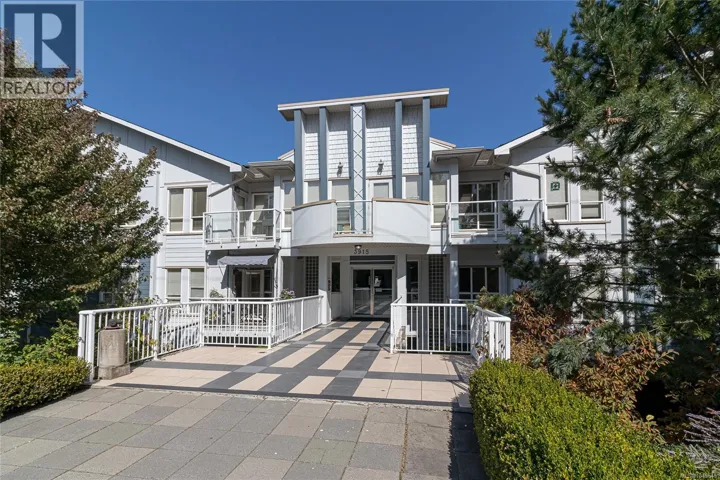 112 3915 Carey Rd, Saanich, British Columbia V8Z4E3